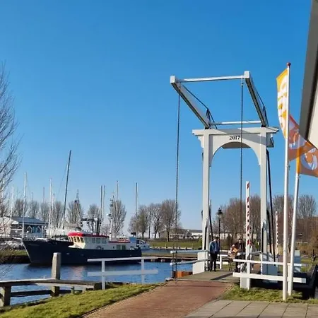 Appartamento Onder De Pannen Stavoren Esterno foto