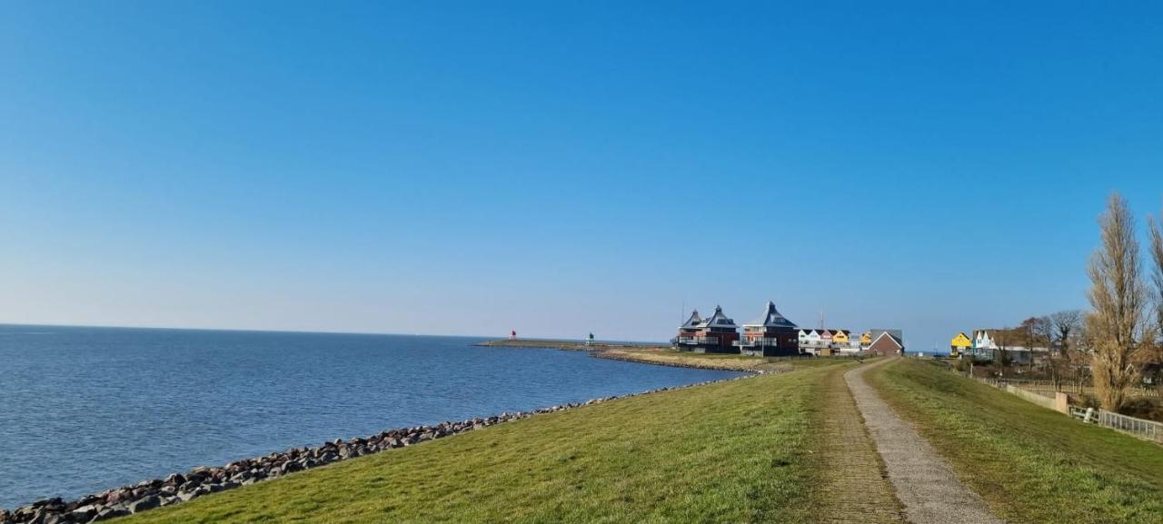 Onder De Pannen *